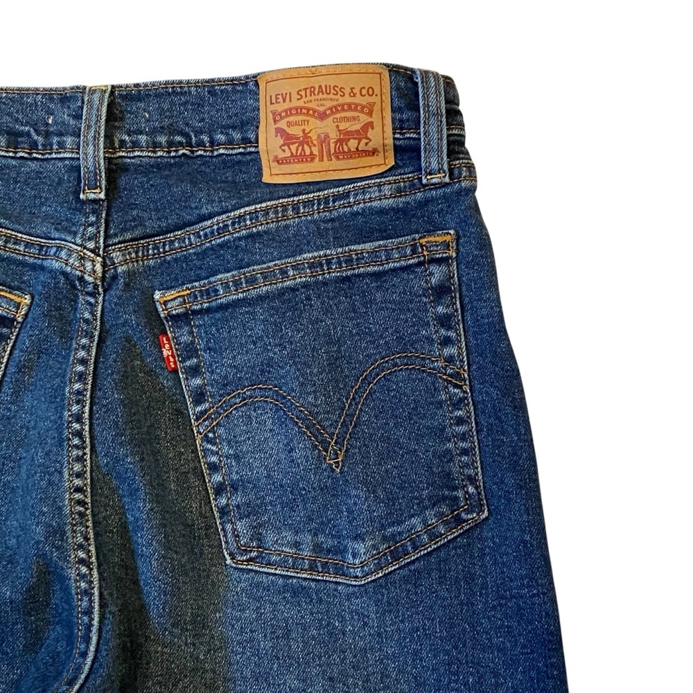 LEVIS Wedgie Straight Leg Jeans Button Fly Distressed Raw Hem Womens Size 30 - Picture 10 of 14
